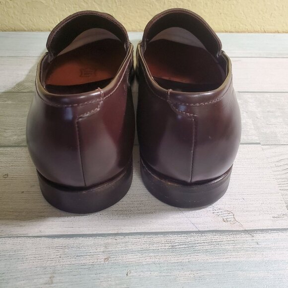 Pair of Prada Men’s Bown Leather Loafers Size 8 Made in Itay Toe - Heal 12” OSD - Picture 7 of 15